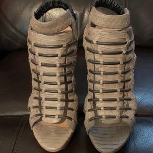 L.A.M.B. Sling Back Sandals Size 6